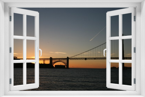 Fototapeta Naklejka Na Ścianę Okno 3D - Golden Gate Bridge at Sunset 1