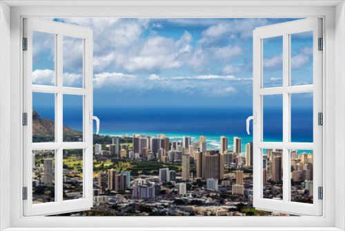 Panoramic view of Honolulu city, Waikiki and Diamond Head from Tantalus lookout