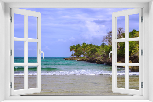 Fototapeta Naklejka Na Ścianę Okno 3D - Wild tropical shore.