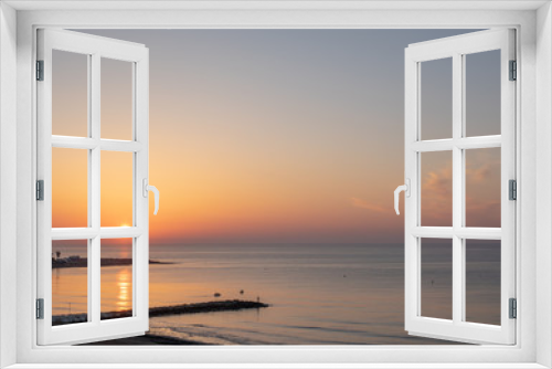 Fototapeta Naklejka Na Ścianę Okno 3D - Beatiful sunrise at sea coast