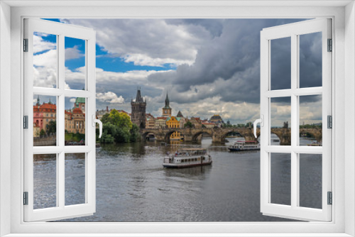 Prag – Gewitterwolken über der Karlsbrücke