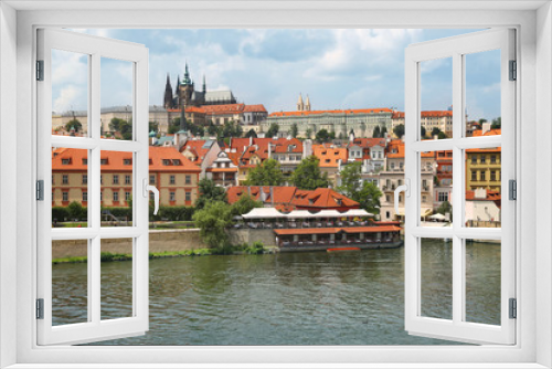 Fototapeta Naklejka Na Ścianę Okno 3D - View of Prague castle across Vltava river in Prague, Czech Republic