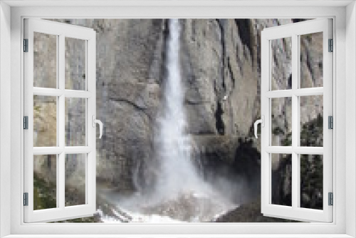 Fototapeta Naklejka Na Ścianę Okno 3D - cascade yosemite