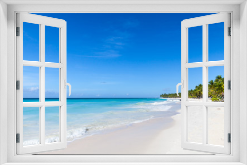 Fototapeta Naklejka Na Ścianę Okno 3D - White sandy beach, Dominican Republic