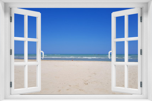 Fototapeta Naklejka Na Ścianę Okno 3D - A sunny day in summer of total relax on the italian adriatic beach