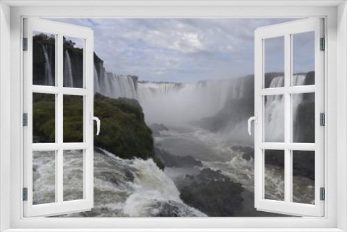 Fototapeta Naklejka Na Ścianę Okno 3D - Cataratas do Iguaçu no Brasil. queda d'água de cachoeira. 