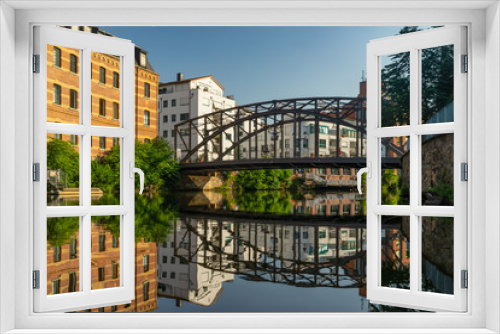 Fototapeta Naklejka Na Ścianę Okno 3D - die Könneritzbrücke in Leipzig von der weißen Elster aus fotografiert