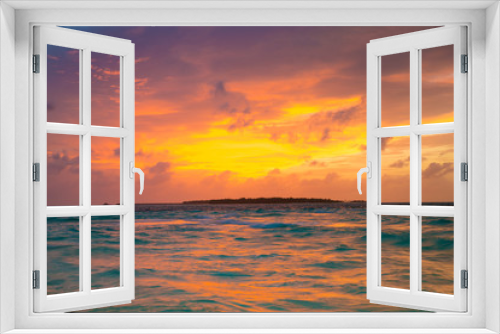 Fototapeta Naklejka Na Ścianę Okno 3D - Sunset on sea in Maldives