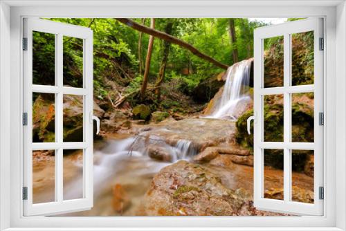Fototapeta Naklejka Na Ścianę Okno 3D - Una fresca sorgente primaverile: una cascata appenninica
