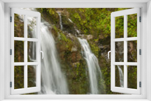 Fototapeta Naklejka Na Ścianę Okno 3D - Beautiful Triple Maui Waterfall