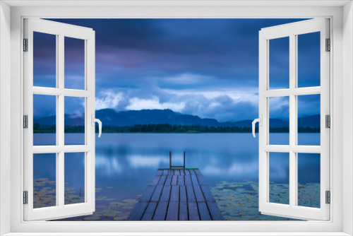 Fototapeta Naklejka Na Ścianę Okno 3D - Sommer Abend mit Regen am See in den Bergen - Hopfensee