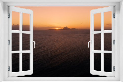Fototapeta Naklejka Na Ścianę Okno 3D - sunset on an island in French Polynesia