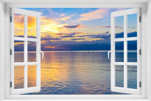 Fototapeta Naklejka Na Ścianę Okno 3D - Sunrise at the seaside