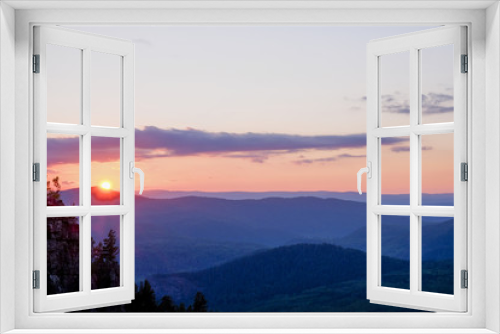 Fototapeta Naklejka Na Ścianę Okno 3D - View of the mountain panorama at dawn