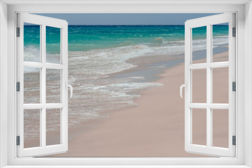 Fototapeta Naklejka Na Ścianę Okno 3D - Ocean landscape. blue ocean and sand beach