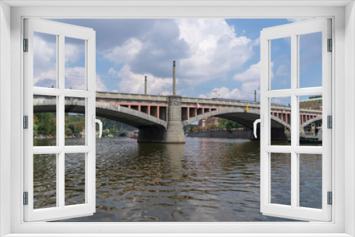 Fototapeta Naklejka Na Ścianę Okno 3D - ponte a praga in una giornata di sole