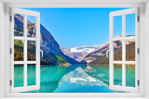 Fototapeta Naklejka Na Ścianę Okno 3D - Lake Louise With Mount Victoria Glacier in Banff National Park