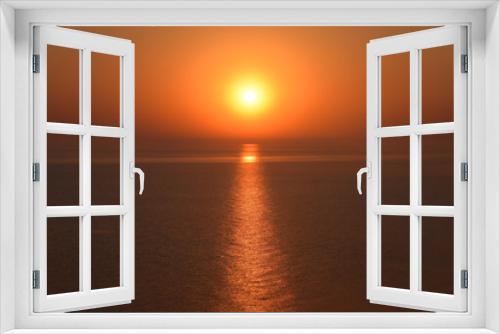 Fototapeta Naklejka Na Ścianę Okno 3D - Dawn over the sea. Sea of Azov. Sunrise