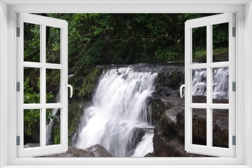 Fototapeta Naklejka Na Ścianę Okno 3D - brecon forest waterfall woodland