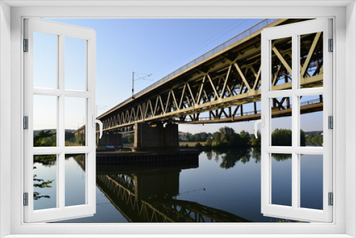 Fototapeta Naklejka Na Ścianę Okno 3D - Zug Brücke Donau