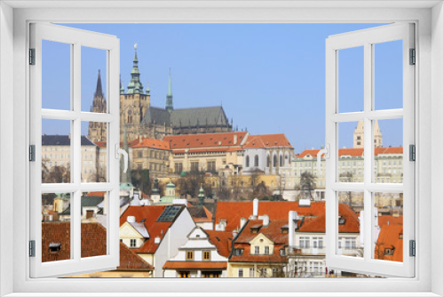 Fototapeta Naklejka Na Ścianę Okno 3D - Prague's gothic Castle above River Vltava