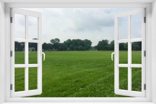 Fototapeta Naklejka Na Ścianę Okno 3D - empty public park soccer field 