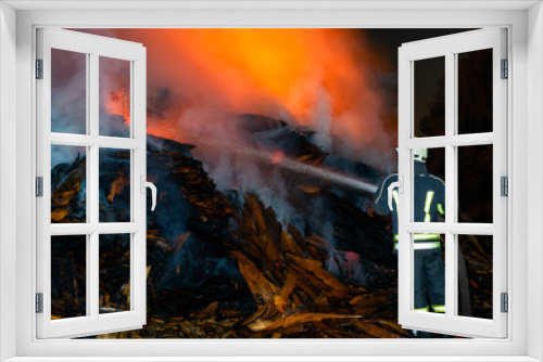 Fototapeta Naklejka Na Ścianę Okno 3D - firefighters at night incident