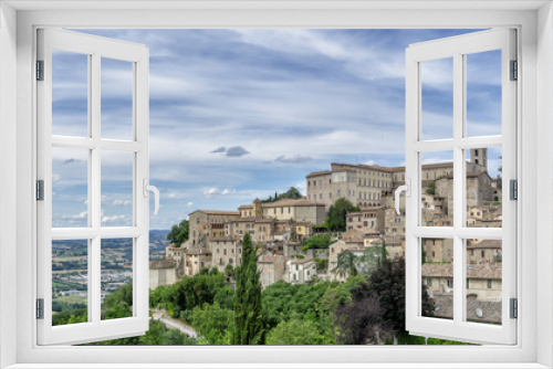 Fototapeta Naklejka Na Ścianę Okno 3D - Altstadt von Todi in Umbrien mit Hinterland Richtung Perugia