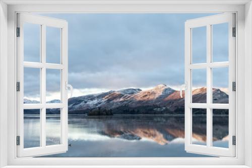 Fototapeta Naklejka Na Ścianę Okno 3D - Reflection of Lake District Mountains in Winter