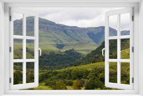 Fototapeta Naklejka Na Ścianę Okno 3D - The foothills of the Drakensberg mountains, KZN, South Africa.