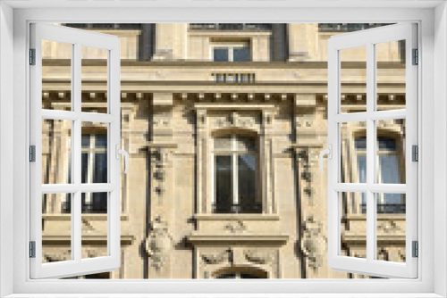 Fototapeta Naklejka Na Ścianę Okno 3D - Immeuble haussmannien à Paris, France