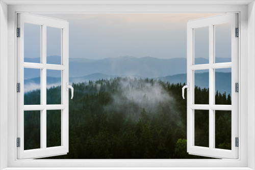 Fototapeta Naklejka Na Ścianę Okno 3D - Mountain crown in fog