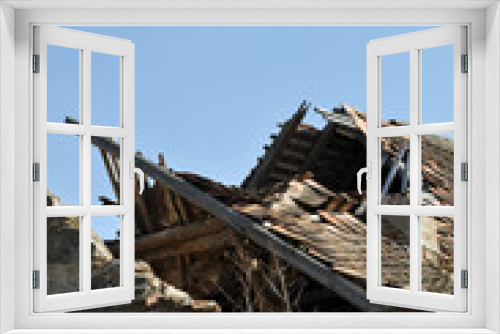 Fototapeta Naklejka Na Ścianę Okno 3D - destroyed house