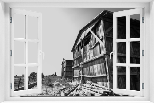 Fototapeta Naklejka Na Ścianę Okno 3D - Black & White Barns