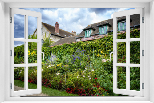 Fototapeta Naklejka Na Ścianę Okno 3D - Monet's Gardens and House at Giverny, Normandy, France