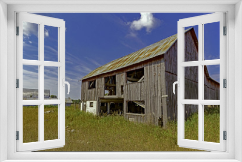Fototapeta Naklejka Na Ścianę Okno 3D - Old Abandoned Red Barn