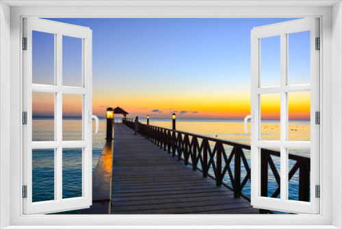 Fototapeta Naklejka Na Ścianę Okno 3D - Sear pier and sunset
