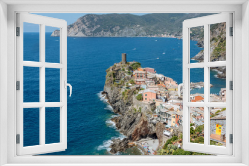 Fototapeta Naklejka Na Ścianę Okno 3D - Vernazza and the Ligurian Sea
