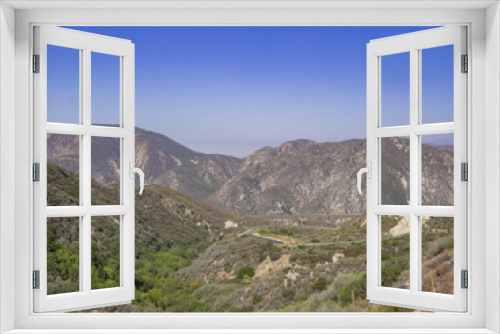 Fototapeta Naklejka Na Ścianę Okno 3D - Beautiful rural mountain landscape around San Bernardino area