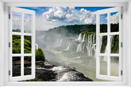 Fototapeta Naklejka Na Ścianę Okno 3D - Water cascading over the Iguacu falls in Brazil