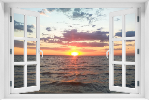 Fototapeta Naklejka Na Ścianę Okno 3D - Gentle sunrise on the beach