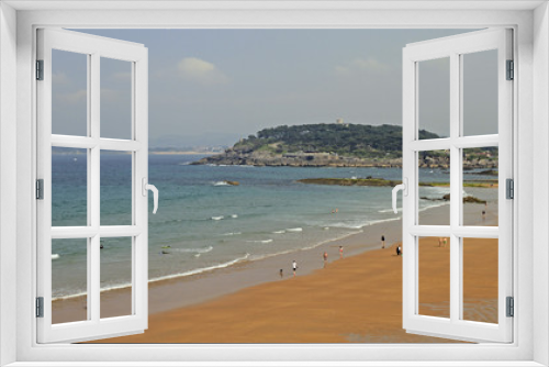 Fototapeta Naklejka Na Ścianę Okno 3D - seascape at coast of spanish city Santander