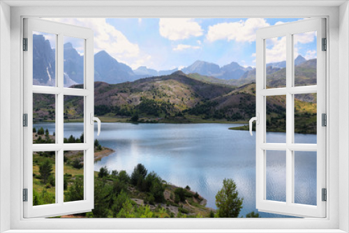 Fototapeta Naklejka Na Ścianę Okno 3D - Tramascastilla lake in Valley of Tena in Pyrenees, Spain.
