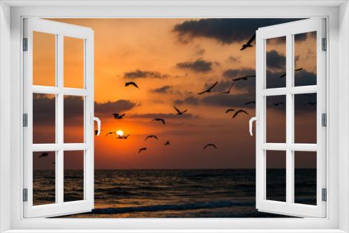 Fototapeta Naklejka Na Ścianę Okno 3D - Sunset summer sun on the sea coast