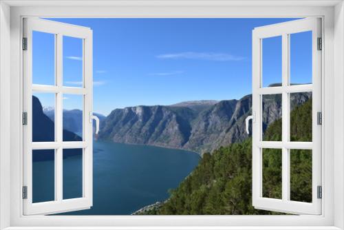 Fototapeta Naklejka Na Ścianę Okno 3D - Der Aurlandsfjord ist einer der schönsten Seitenarme des Sognefjords.