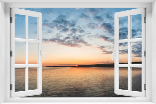 Fototapeta Naklejka Na Ścianę Okno 3D - Beautiful vibrant Summer sunset beach landscape with stunning sky and colors