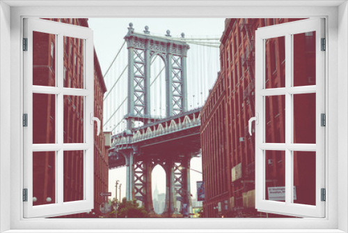 Fototapeta Naklejka Na Ścianę Okno 3D - Manhattan Bridge seen from Dumbo, Brooklyn, New York City, USA.
