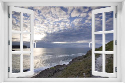 Fototapeta Naklejka Na Ścianę Okno 3D - Camino al lado del acantilado