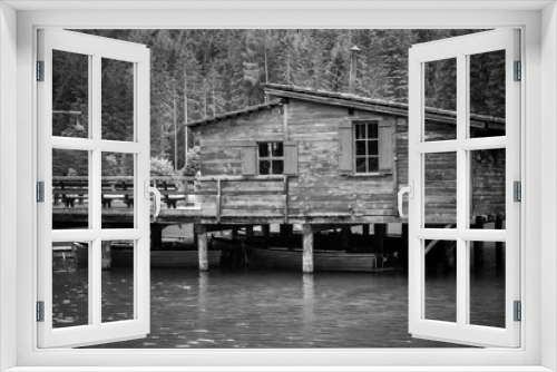 Fototapeta Naklejka Na Ścianę Okno 3D - old pier at lake of Braies in black and white