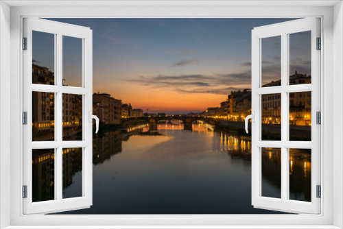 Coucher de soleil à Florence au bord de l'Arno